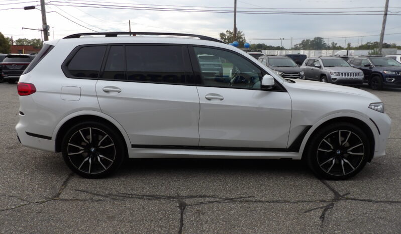 
2019 BMW X7 xDrive50i SUV full									