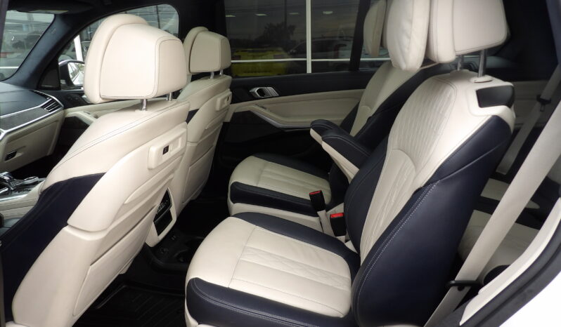 
2019 BMW X7 xDrive50i SUV full									