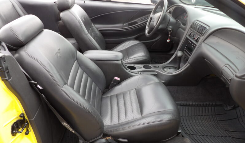 
2001 Ford Mustang GT Convertible full									