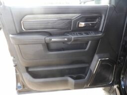 
2025 Ram 2500 Limited Crew Cab full									