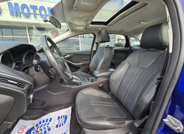 
								2014 Ford Focus Titanium Sedan full									