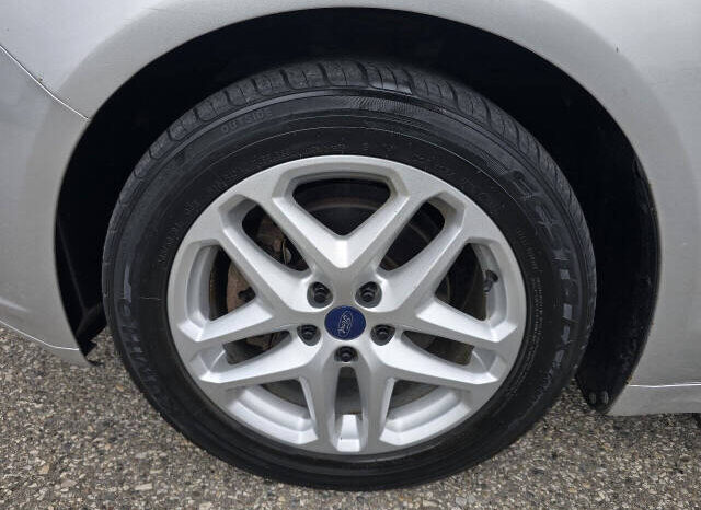 
								2014 Ford Fusion SE Sedan full									
