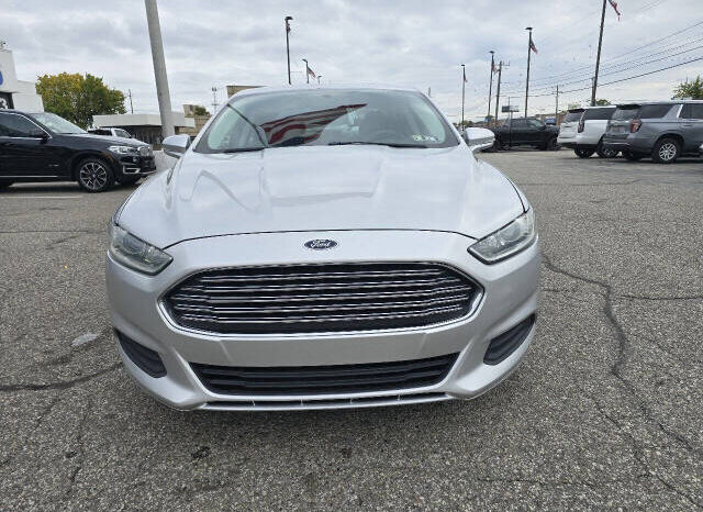 
								2014 Ford Fusion SE Sedan full									