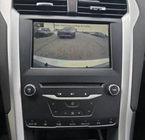 
								2014 Ford Fusion SE Sedan full									