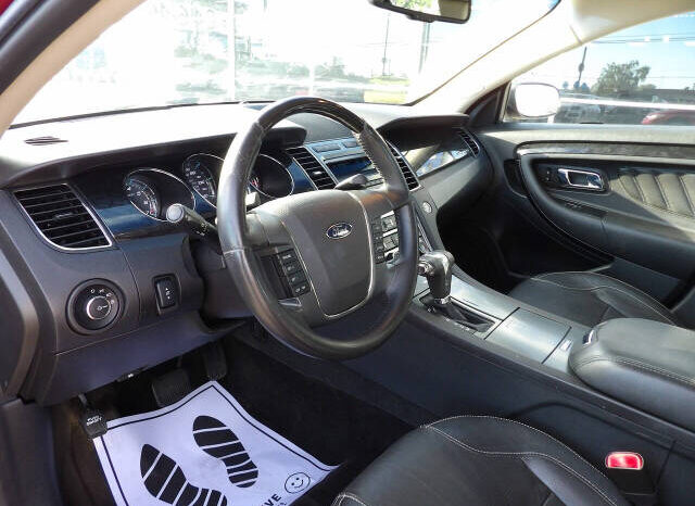 
2012 Ford Taurus Limited Sedan full									