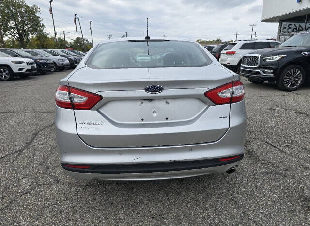 
								2014 Ford Fusion SE Sedan full									