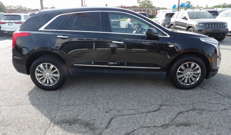 
2019 Cadillac XT5 Luxury SUV full									