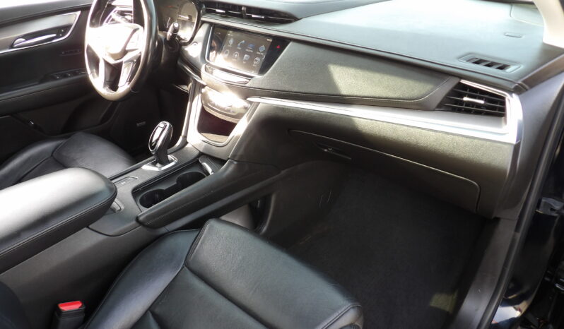 
2019 Cadillac XT5 Luxury SUV full									