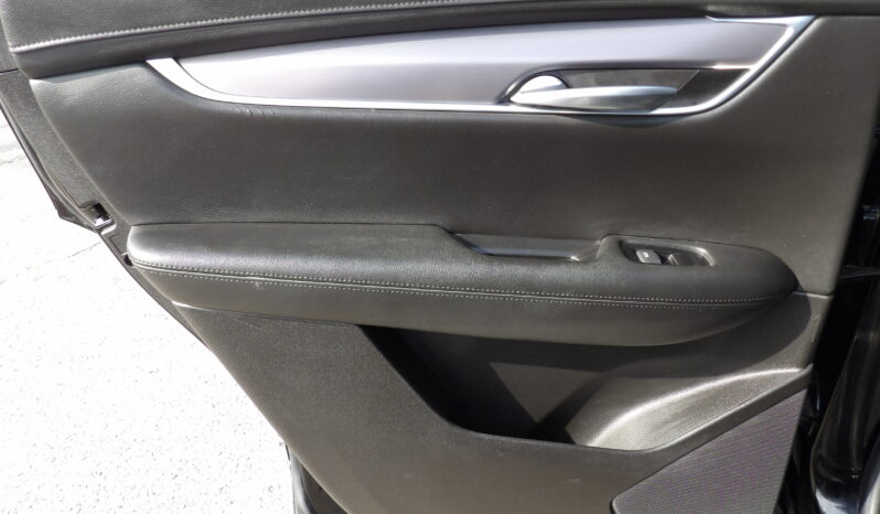 
2019 Cadillac XT5 Luxury SUV full									
