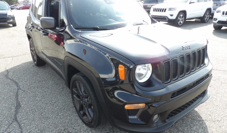 
2021 Jeep Renegade Latitude SUV full									