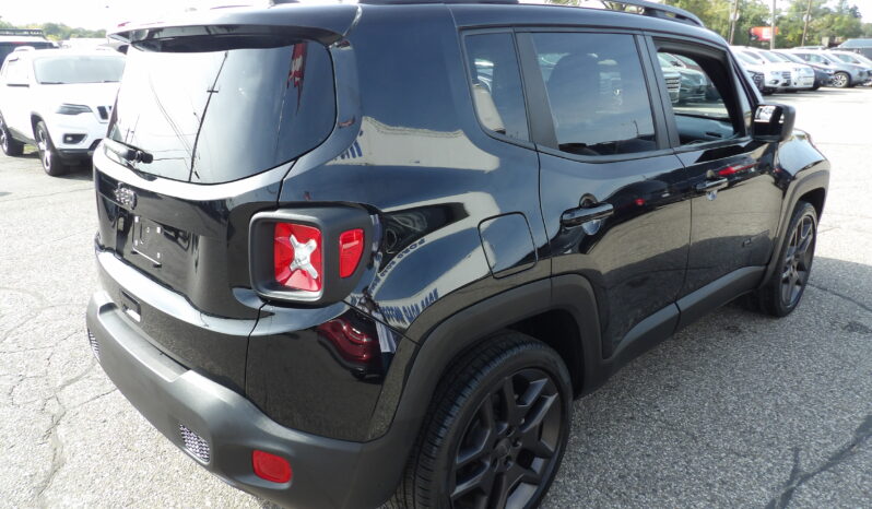 
2021 Jeep Renegade Latitude SUV full									