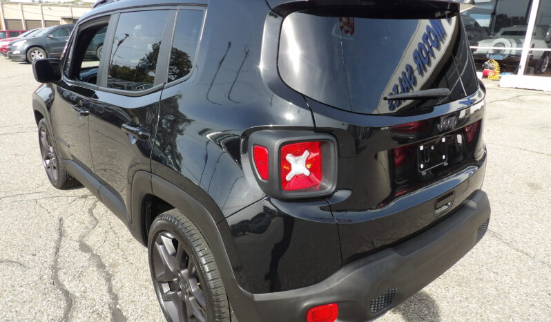 
2021 Jeep Renegade Latitude SUV full									