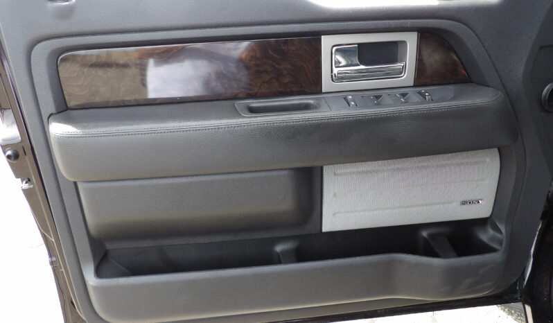 
2013 Ford F-150 Platinum Crew Cab full									