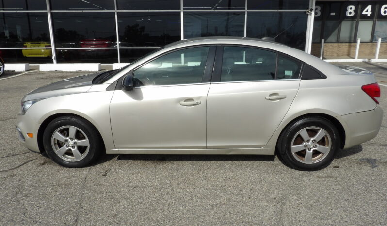 
2015 Chevrolet Cruze 1LT Auto Sedan full									