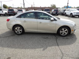 
2015 Chevrolet Cruze 1LT Auto Sedan full									