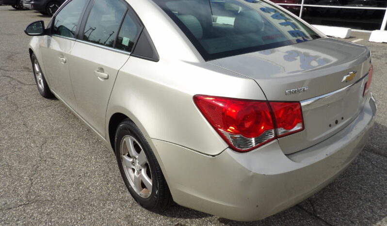 
2015 Chevrolet Cruze 1LT Auto Sedan full									