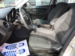 
2015 Chevrolet Cruze 1LT Auto Sedan full									