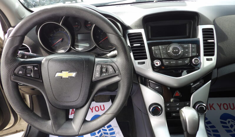 
2015 Chevrolet Cruze 1LT Auto Sedan full									
