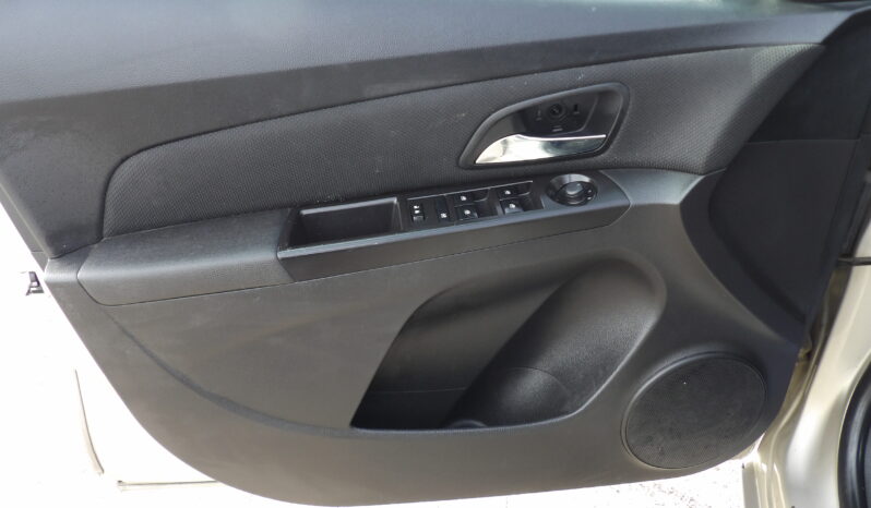 
2015 Chevrolet Cruze 1LT Auto Sedan full									