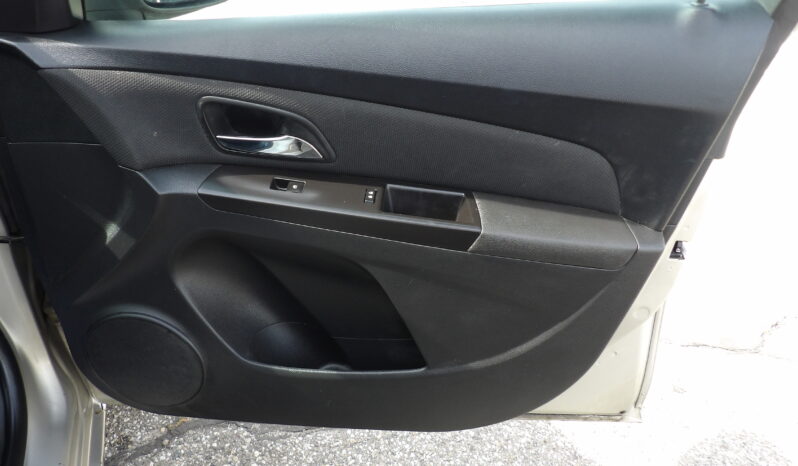 
2015 Chevrolet Cruze 1LT Auto Sedan full									
