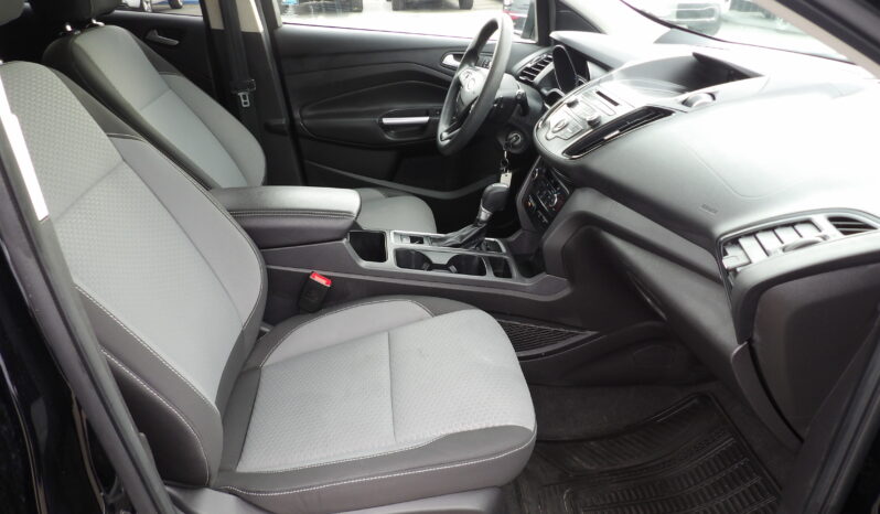 
2017 Ford Escape SE SUV full									