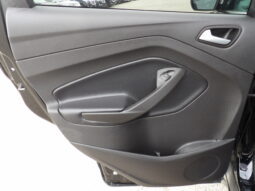 
2017 Ford Escape SE SUV full									