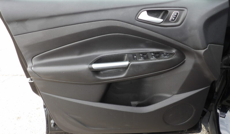 
2017 Ford Escape SE SUV full									