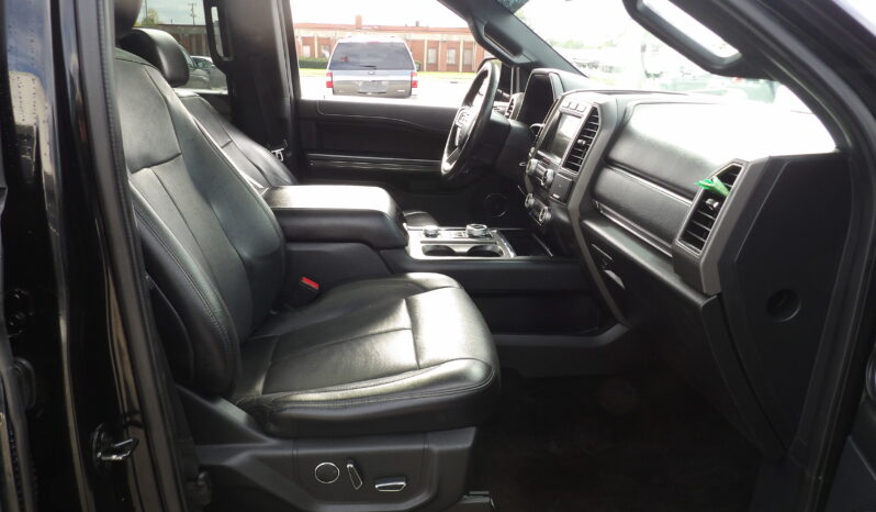 
2018 Ford Expedition MAX XLT SUV full									