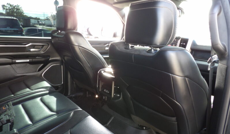 
								2019 Ram 1500 Laramie Crew Cab full									