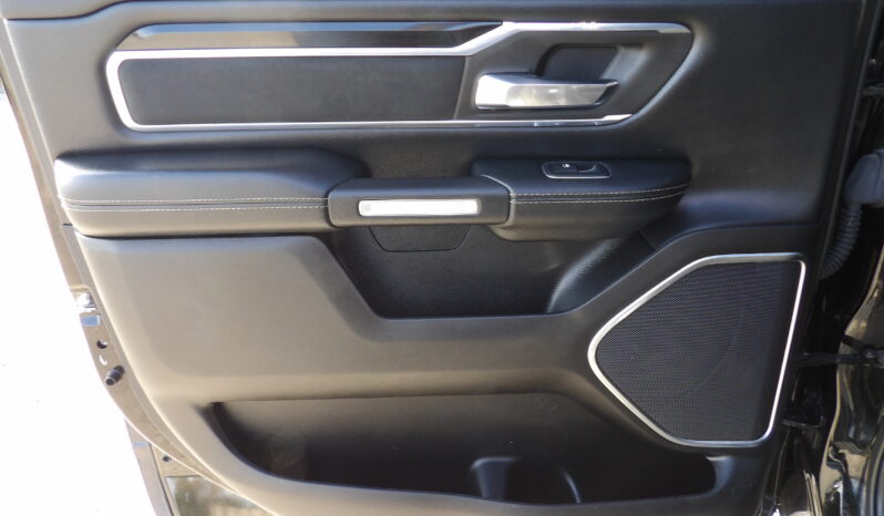 
								2019 Ram 1500 Laramie Crew Cab full									