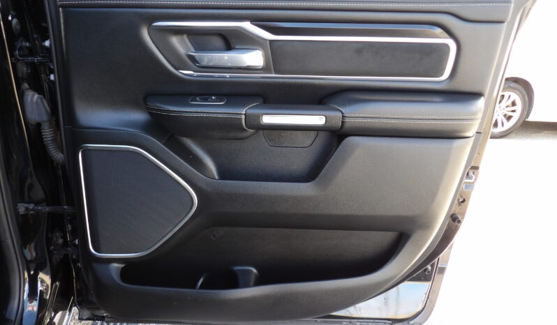 
								2019 Ram 1500 Laramie Crew Cab full									