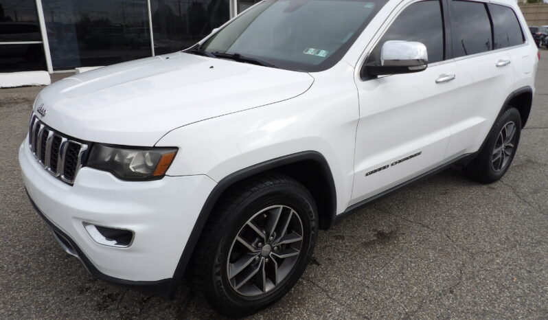 
2017 Jeep Grand Cherokee Limited SUV full									