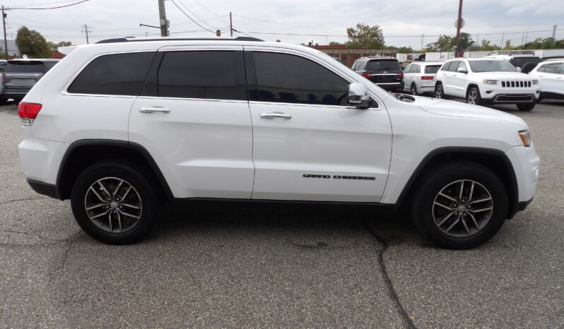 
2017 Jeep Grand Cherokee Limited SUV full									