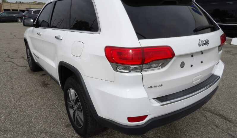 
2017 Jeep Grand Cherokee Limited SUV full									