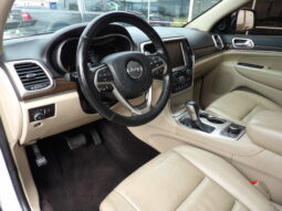 
2017 Jeep Grand Cherokee Limited SUV full									