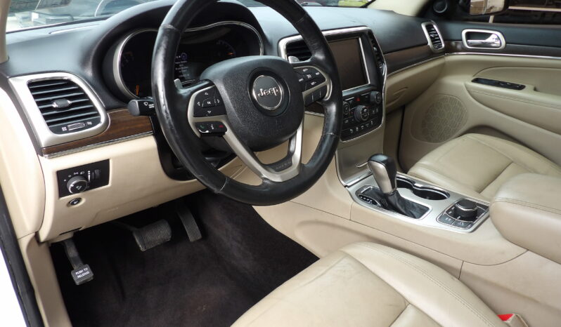 
2017 Jeep Grand Cherokee Limited SUV full									