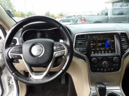 
2017 Jeep Grand Cherokee Limited SUV full									