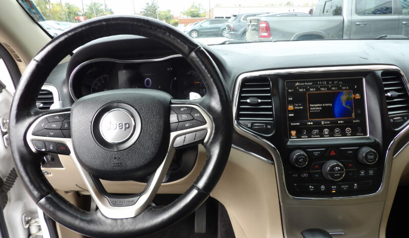 
2017 Jeep Grand Cherokee Limited SUV full									