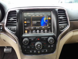 
2017 Jeep Grand Cherokee Limited SUV full									