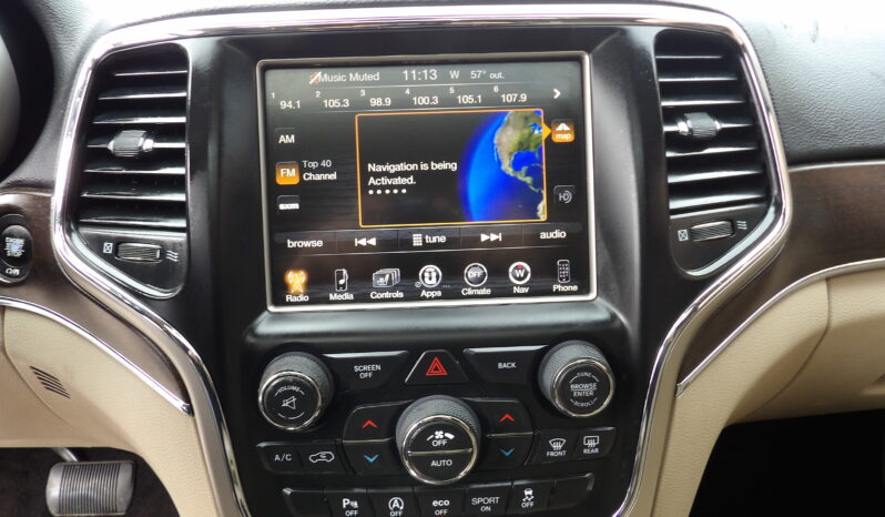 
2017 Jeep Grand Cherokee Limited SUV full									