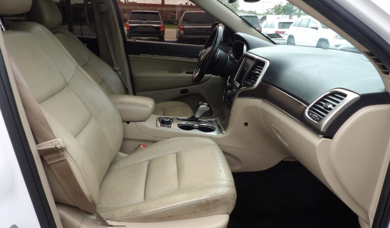 
2017 Jeep Grand Cherokee Limited SUV full									