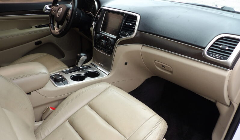 
2017 Jeep Grand Cherokee Limited SUV full									