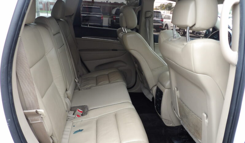 
2017 Jeep Grand Cherokee Limited SUV full									