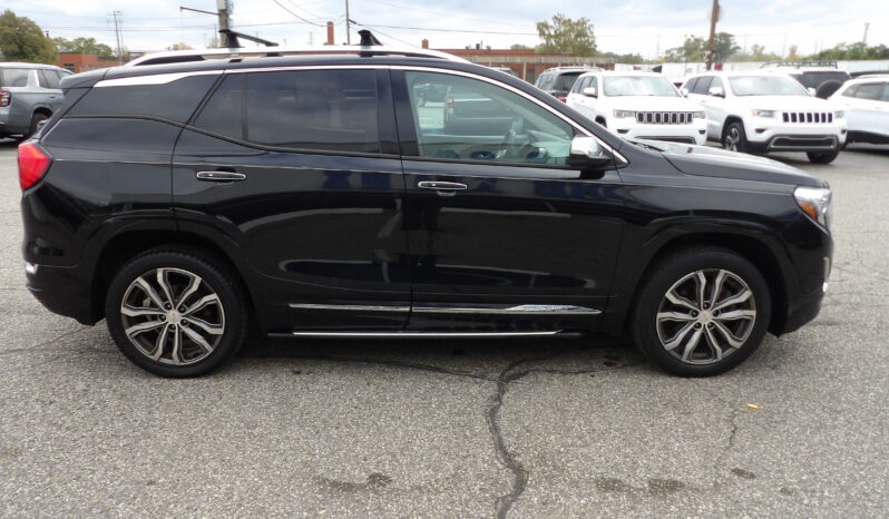 
								2018 GMC Terrain Denali SUV full									