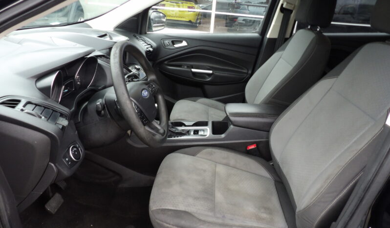 
2017 Ford Escape SE SUV full									