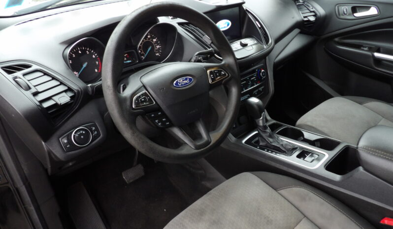 
2017 Ford Escape SE SUV full									