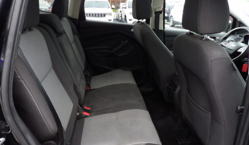 
2017 Ford Escape SE SUV full									