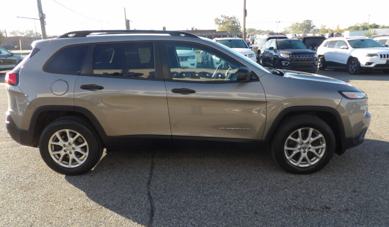 
								2017 Jeep Cherokee Sport SUV full									