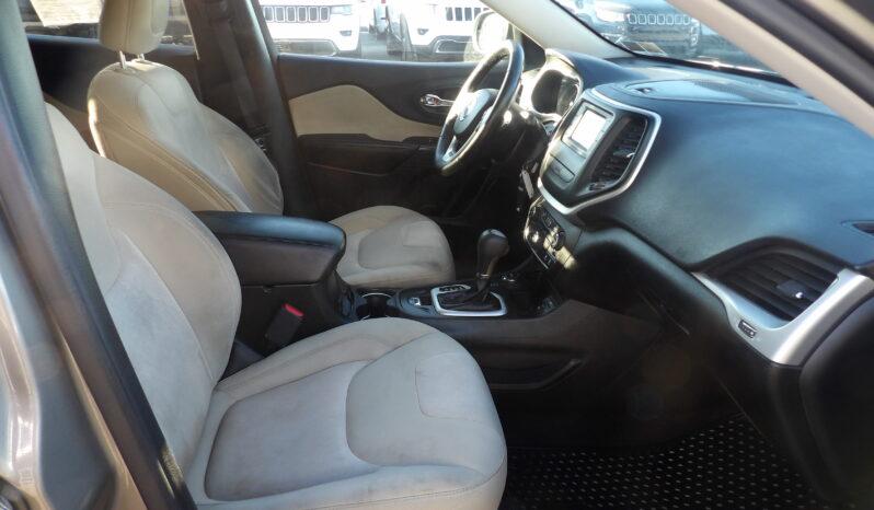 
								2017 Jeep Cherokee Sport SUV full									