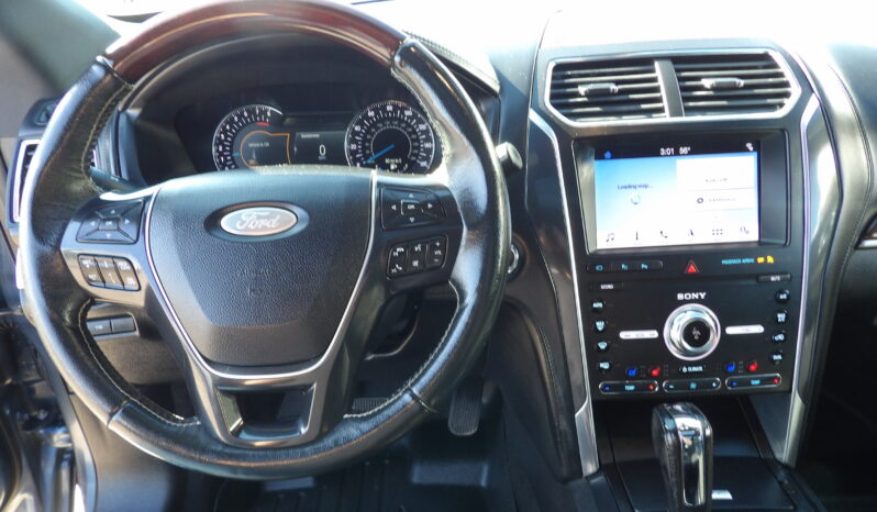 
								2019 Ford Explorer Platinum SUV full									
